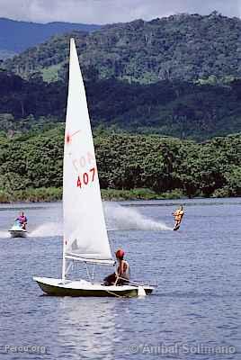 Ski nautique sur la Laguna Azul