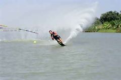 Ski nautique sur le fleuve Piura