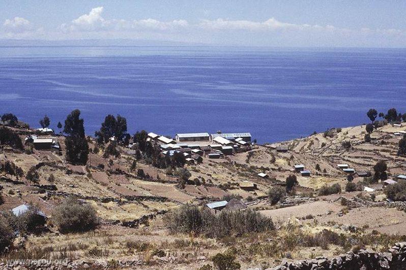 Vue panoramique de l'Ile de Taquile