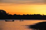 Coucher de soleil sur le fleuve Tambopata