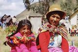 Mère et sa fille, habitantes de Paucartambo