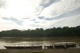 Bateaux sur le fleuve Manu