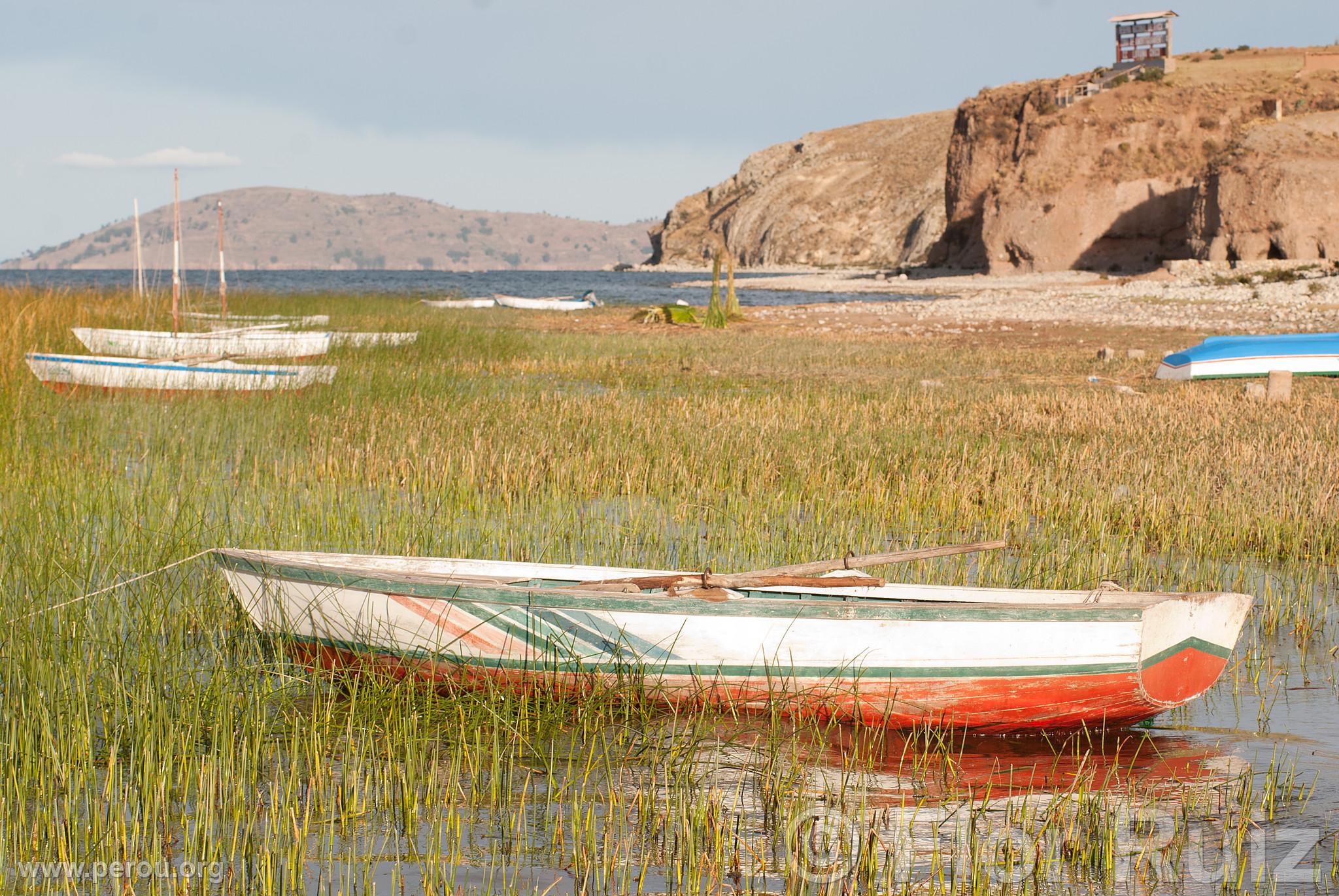 Bateaux sur le lac Titicaca