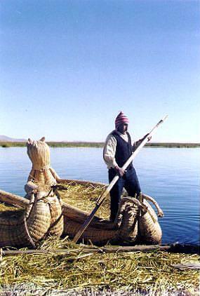 Radeau de roseaux, Uros