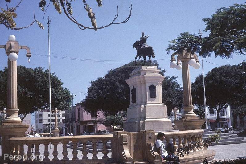 Place d'Armes, Pisco