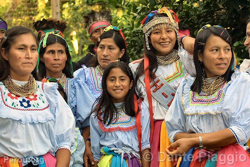 Habitants de Lamas en habits traditionnels