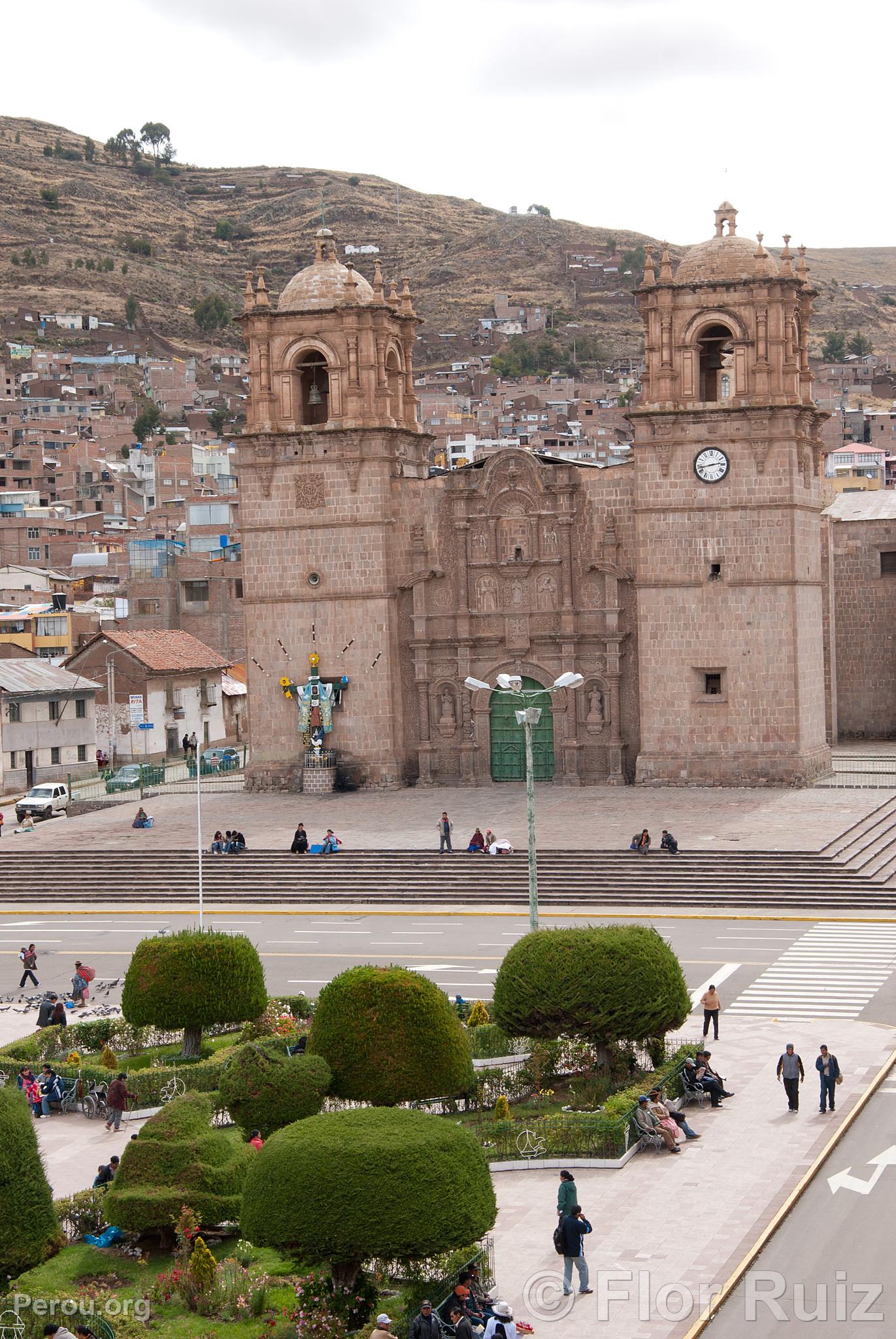 Place et Cathdrale de Puno