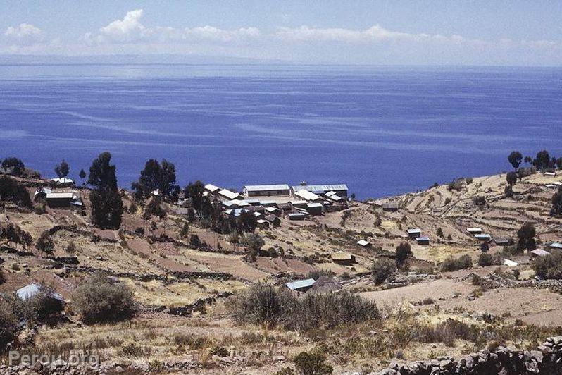 Vue panoramique de l'Ile de Taquile