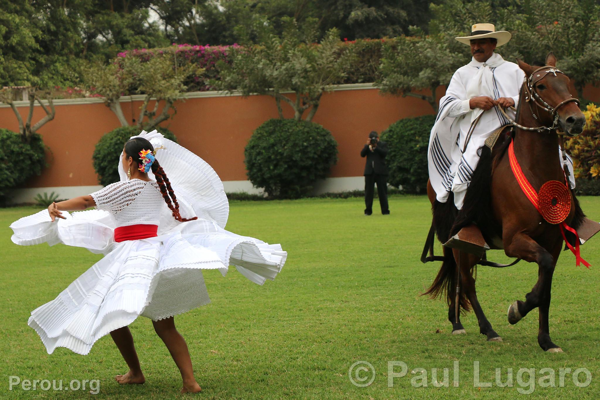 La Marinera et le cheval de pas