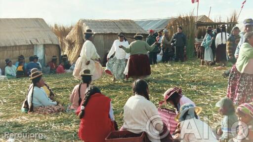 Mariage chez les Uros