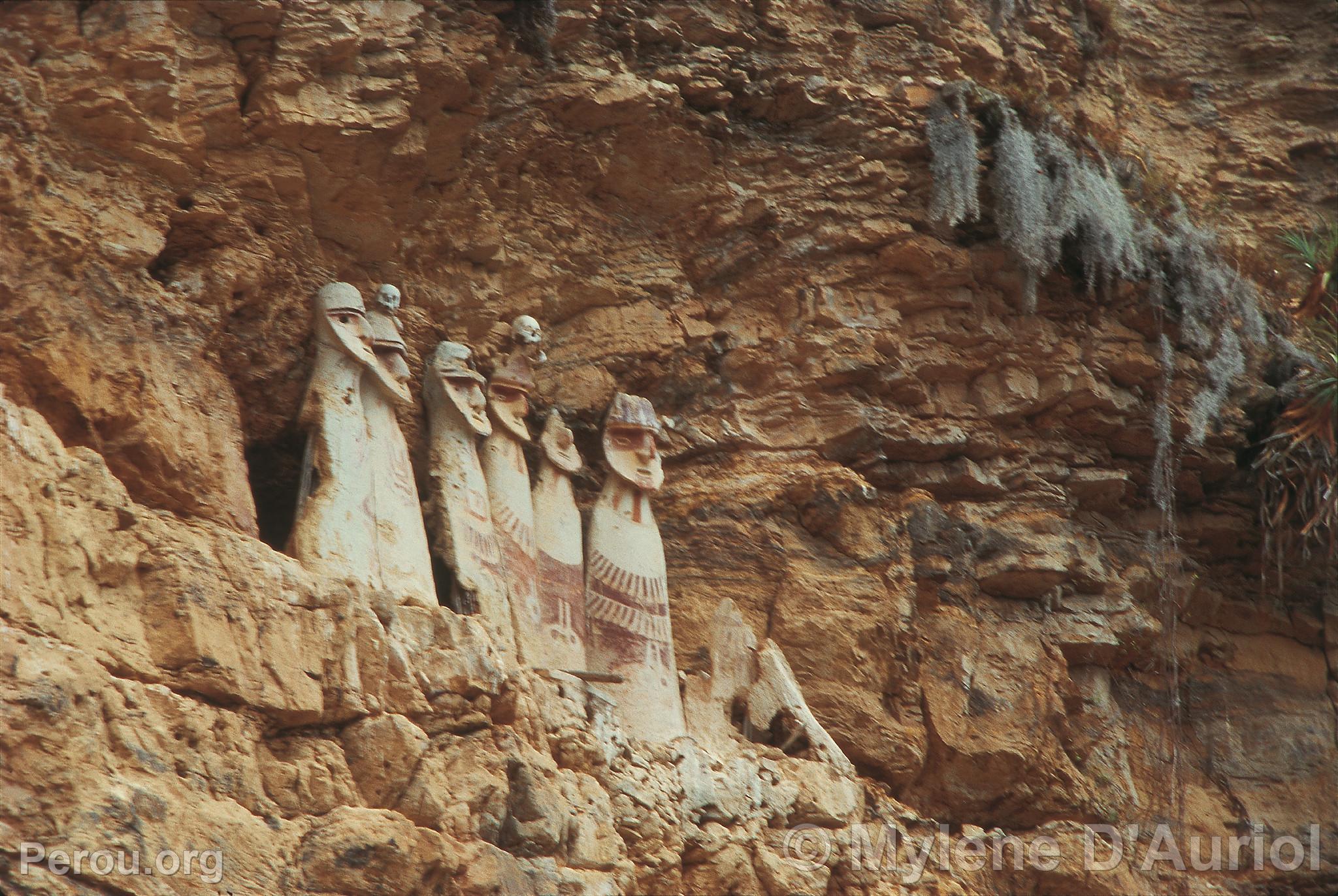 Sarcophages de Karajia