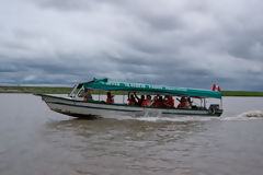 Touristes sur le fleuve Amazonas