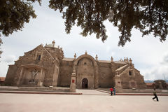 glise de Santiago Apstol