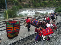 Vendeurs ambulants sur le trajet du Machu Picchu