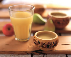 Chicha de jora avec patte de taureau et chicha de fruits