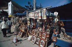 Kiosque de vente d'objets religieux à Tarma
